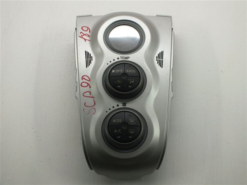 Блок управления климат-контролем Toyota Vitz 2005 SCP90 2SZ Б/У