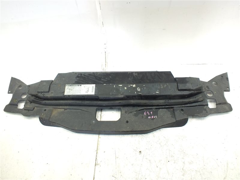 Накладка на рамку радиатора передняя Lincoln Navigator 2000 U28 (UN173) TRITON 54 (v5408cc 32v InTech 5.4л 304лс DOHC ) F85Z-19E525 Б/У