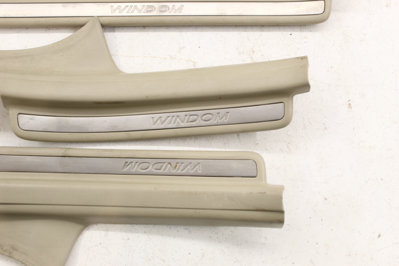 Накладка на порог Windom 2002 MCV30 1MZ Накладка на порог Windom 2002 MCV30 1MZ