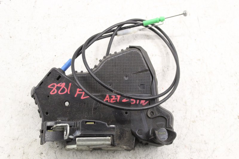 Замок двери передний левый Toyota Avensis 2006 AZT251W 2AZ-FSE 69040-02142 контрактная