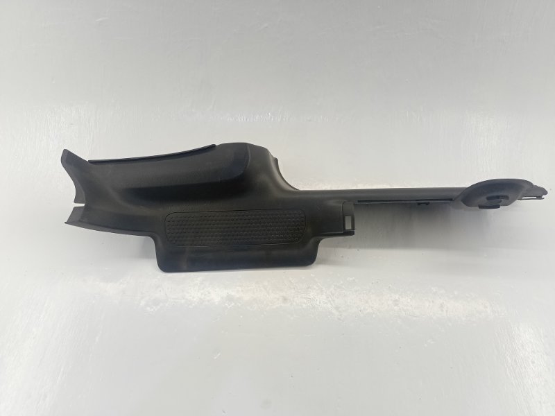 Запчасть накладка на порог задняя правая Honda CR-V 1999 RD1 B20B 84211-S10A-0000 контрактная Накладка на порог задняя правая Honda CR-V 1999 RD1 B20B 84211-S10A-0000 контрактная