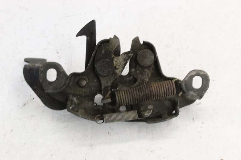 Замок капота Nissan Lucino FN15 GA15 Замок капота Nissan Lucino FN15 GA15