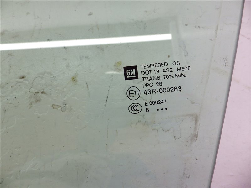 Стекло переднее левое CTS 2009 X32ZA LP1