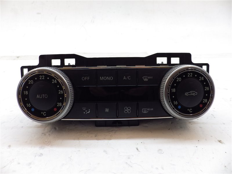 Блок управления климат-контролем Mercedes-benz C-class 2010 W204.048 271.860 A2048304190 контрактная