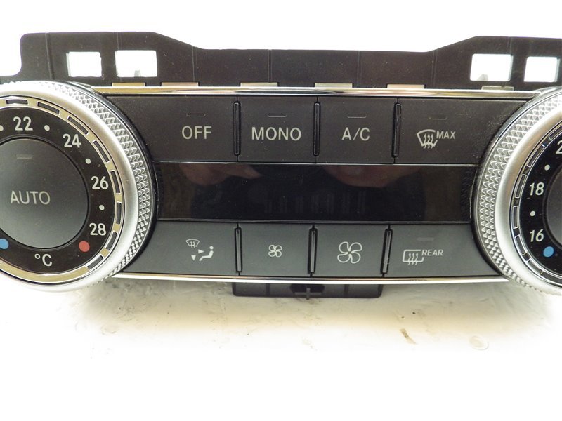 Блок управления климат-контролем Mercedes-benz C-class W204.048 271.860