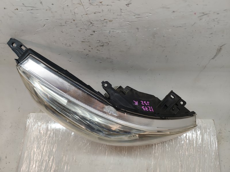 Фара передняя правая Nissan TEANA J32 VQ25DE