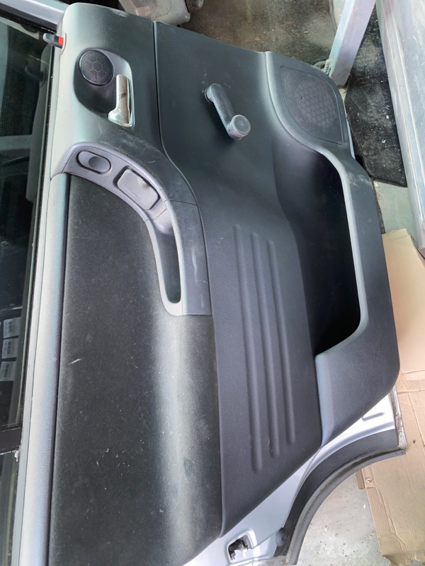 Обшивка дверей задняя левая Opel Zafira 2001 2.2 Дизель контрактная