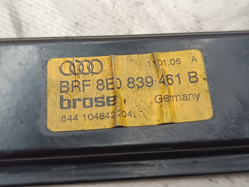 Стеклоподъемник задний левый Audi A4 B7 S-LINE 2.0TDI BRE