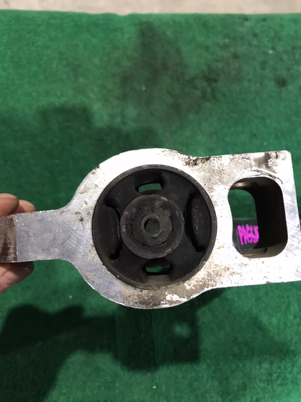 Рычаг подвески передний правый passat 2014