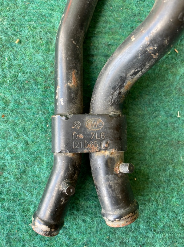 Трубка системы охлаждения Touareg 2005 7L BAC