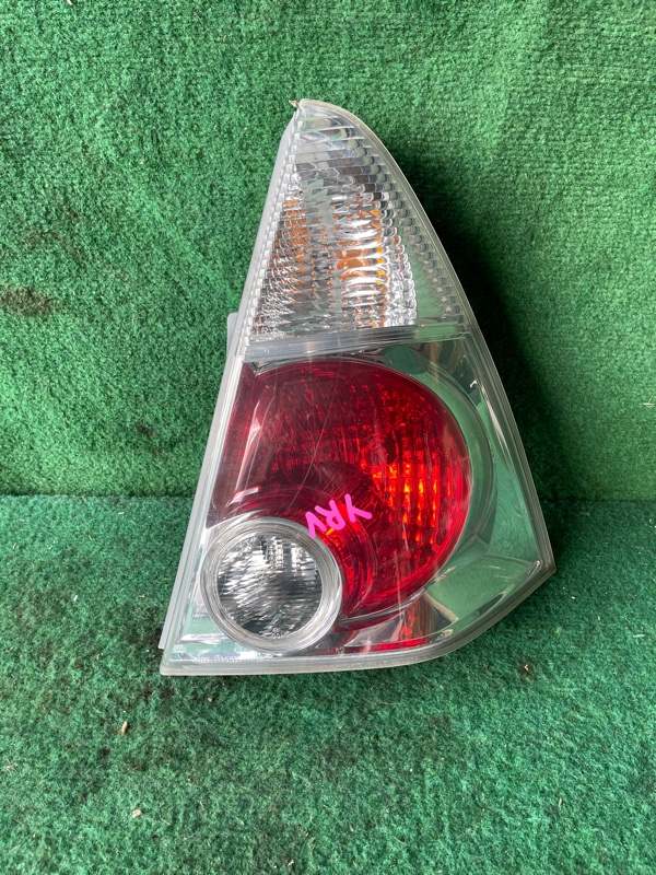 Фонарь задний правый Daihatsu YRV M201G 22051690 контрактная