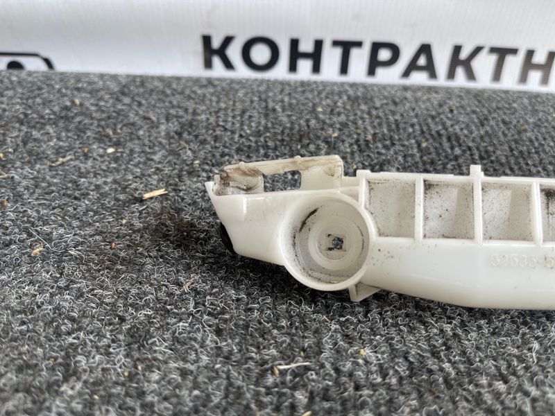Кронштейн бампера передний правый Vitz 2006 KSP90 1KRFE