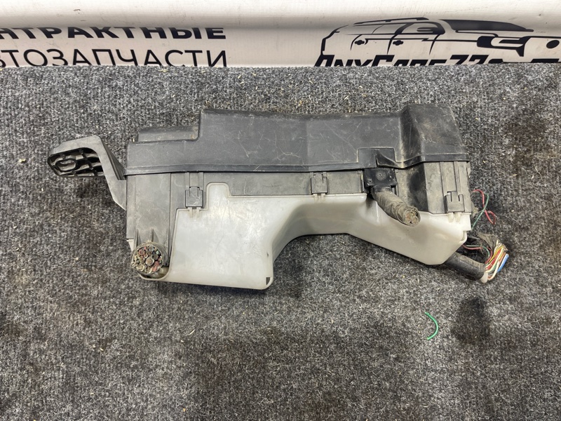 Блок предохранителей Corolla RUNX 2003 NZE121 1NZFE
