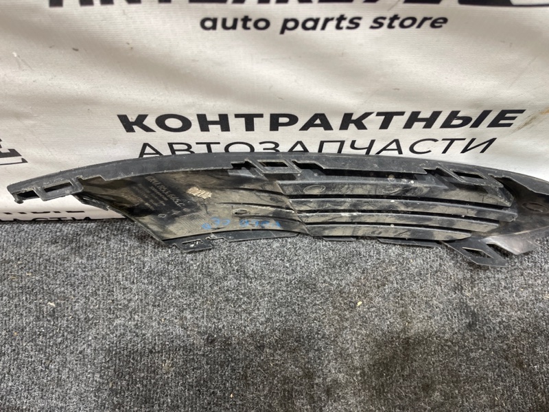 Решетка в бампер правая polo 2015 6C1