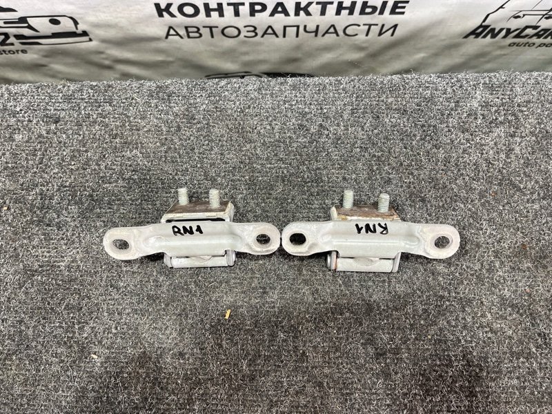 Петля двери багажника stream 2002 RN1 D17A