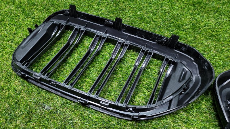 Решетка радиатора CARBON М-стиль 5-series 2016-нв G30 B47D20
