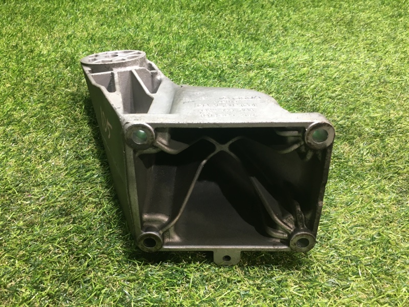 Кронштейн подушки ДВС передний правый Cayenne 2006г [105] 957 M5501