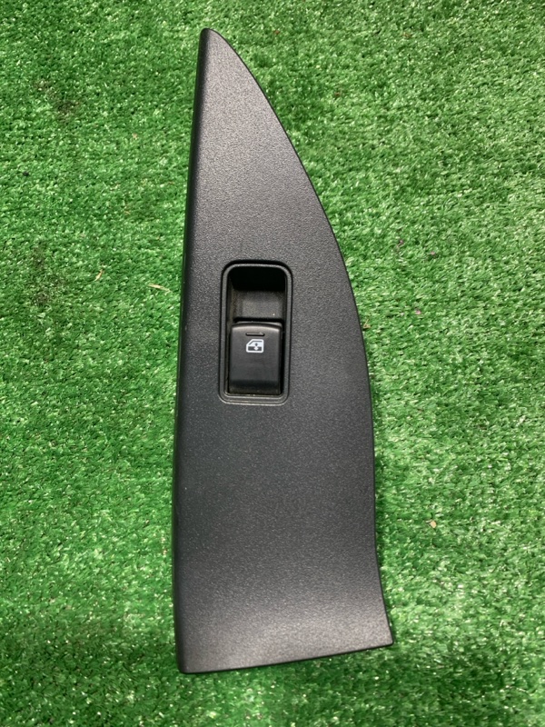 Кнопка стеклоподъемника задняя правая Subaru Forester 2014г [125] SJ5 FB20 94263-SG120 контрактная