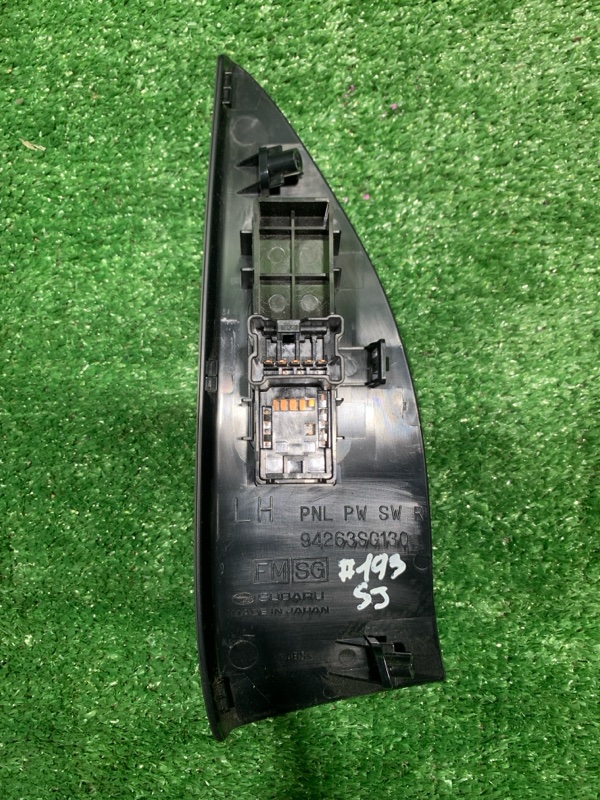 Кнопка стеклоподъемника задняя правая Forester 2014г [125] SJ5 FB20