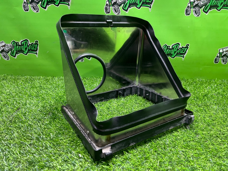 Термоэкран воздушного фильтра Infiniti QX56 2006г [092] JA60 VK56DE контрактная