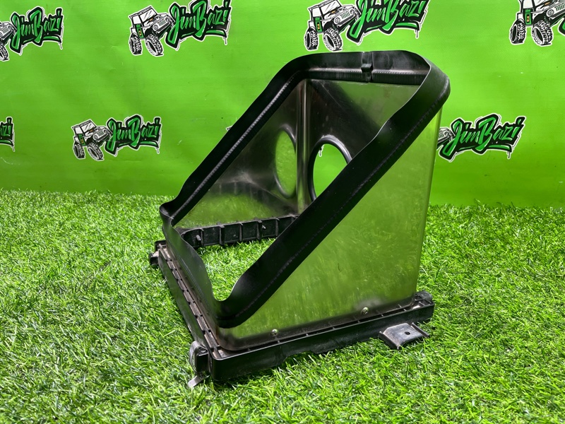 Термоэкран воздушного фильтра Infiniti QX56 JA60 VK56DE Термоэкран воздушного фильтра Infiniti QX56 JA60 VK56DE