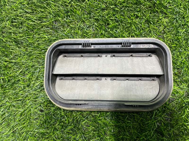 Решетка вентиляции задняя правая Porsche Cayenne 2008г [088] 957 M5501 7L0819181 контрактная