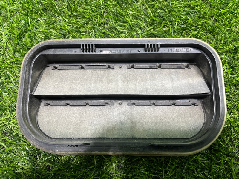 Решетка вентиляции задняя левая Cayenne 2008г [088] 957 M5501