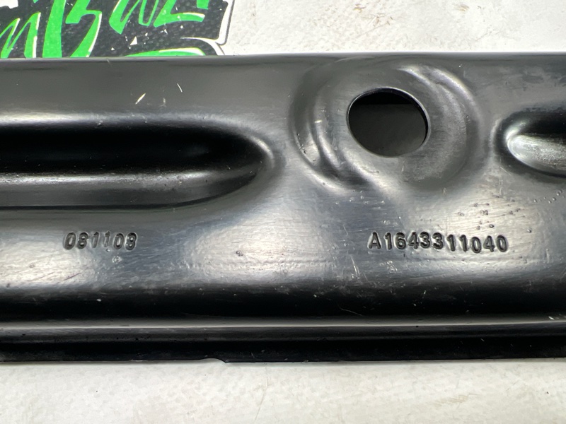 Кронштейн балки подвески передний правый ML63AMG 2008г [175] W164 M156E63