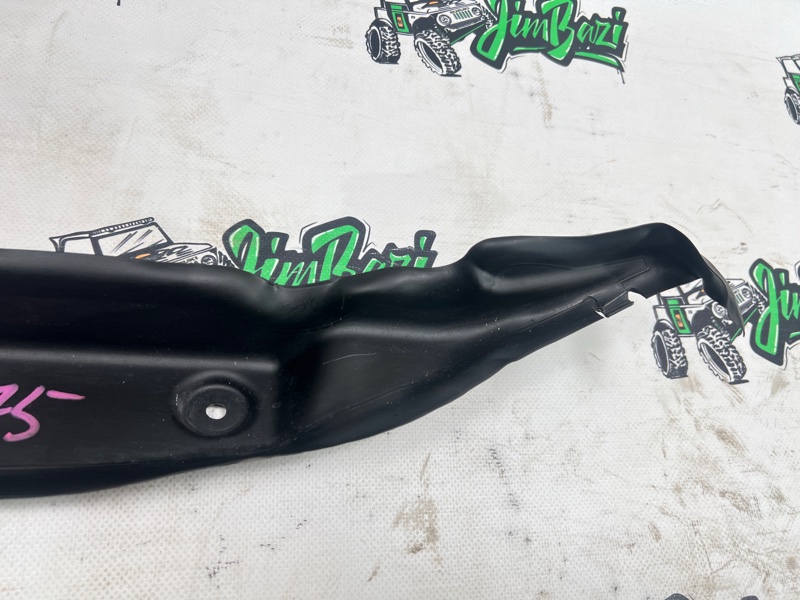 Пыльник крыла правый ML63AMG 2008г [175] W164 M156E63