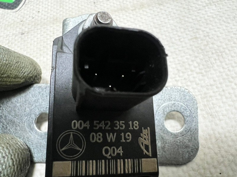 Датчик ускорения ML63AMG 2008г [175] W164 M156E63