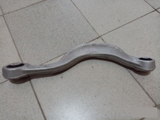 Рычаг подвески поперечный верхний задний правый Q7 2015- 4M