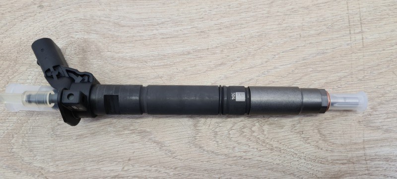 Запчасть форсунка топливная Audi Q7 2015- 4M 4.0 TDI 057130277BJ новая Форсунка топливная Audi Q7 2015- 4M 4.0 TDI 057130277BJ новая