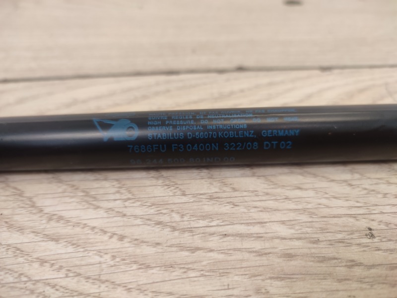 Упор крышки багажника 306 1994-2002 1G