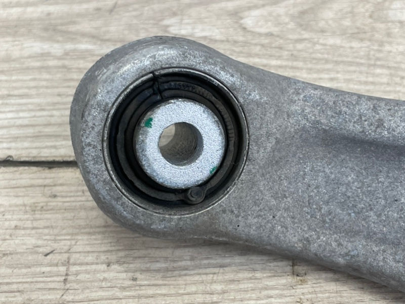 Рычаг подвески поперечный задний правый Q7 2015- 4M