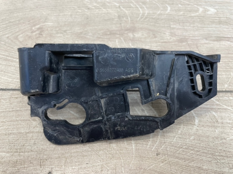 Кронштейн крыла передний правый 308 2007-2015 1