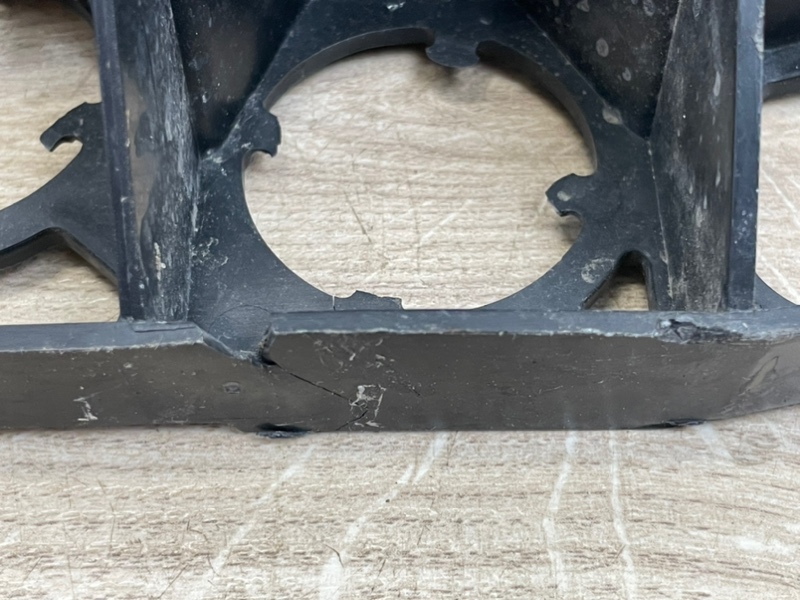 Кронштейн крыла передний правый 308 2007-2015 1