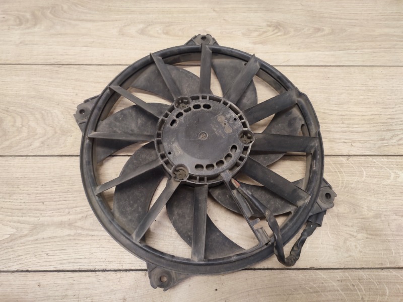 Вентилятор радиатора 3008 2010-2013