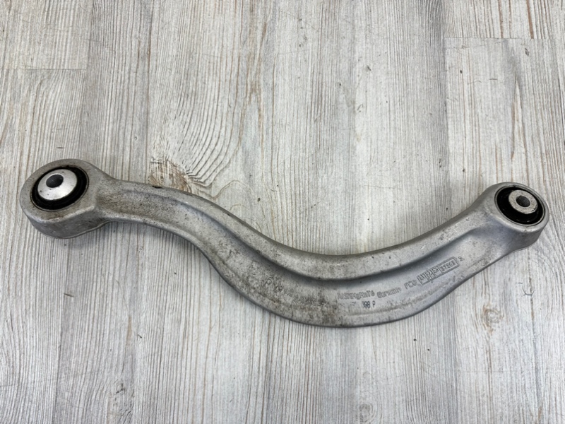 Рычаг подвески поперечный задний правый Audi Q7 2015- 4M 4M0505398P контрактная