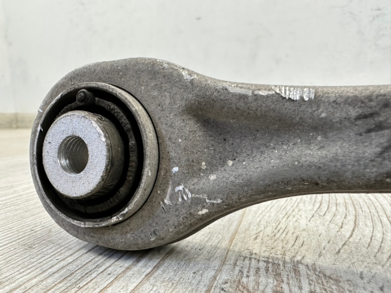 Рычаг подвески поперечный задний Q7 2015- 4M