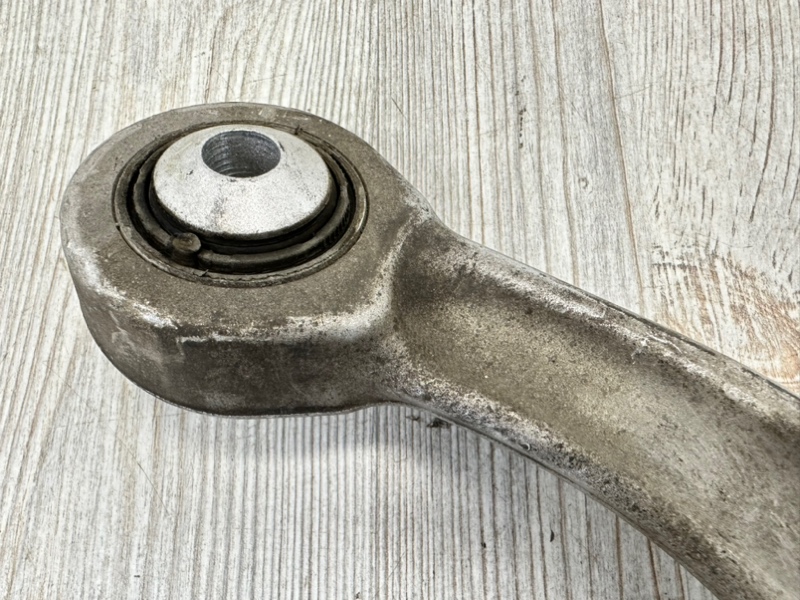 Рычаг подвески поперечный задний правый Q7 2015- 4M Рычаг подвески поперечный задний правый Q7 2015- 4M