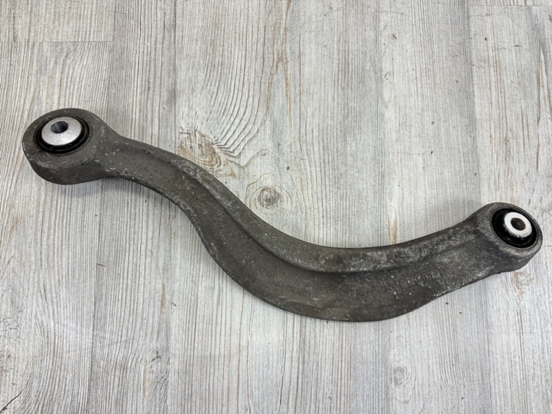 Рычаг подвески поперечный задний правый Audi Q7 2015- 4M 4M0505398P контрактная