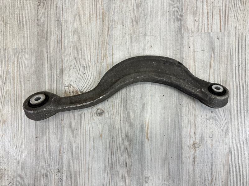 Рычаг подвески поперечный задний правый Q7 2015- 4M