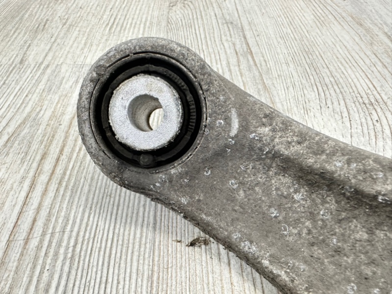 Рычаг подвески поперечный задний правый Q7 2015- 4M