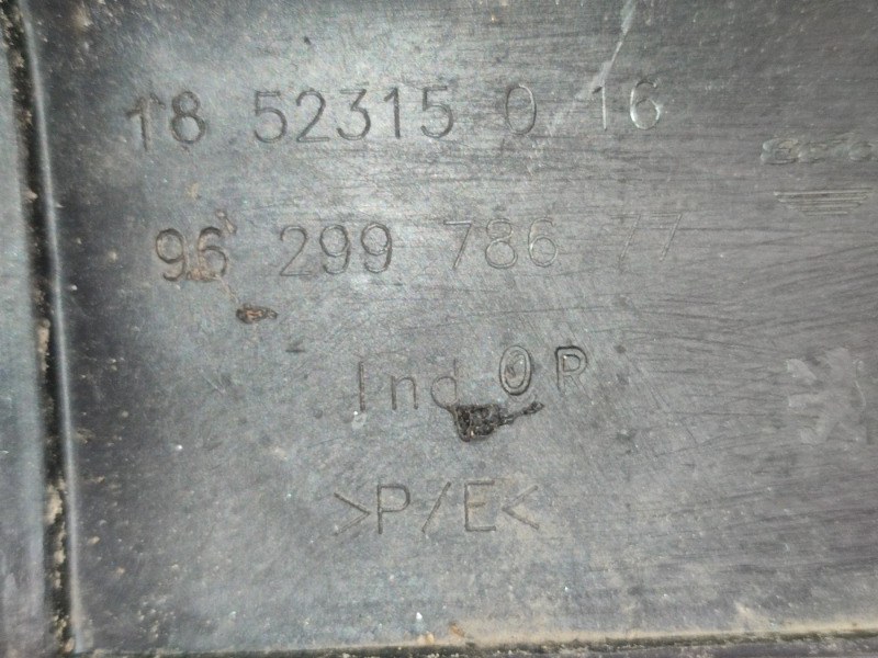 Накладка бампера задняя 607 2000-2010 9D