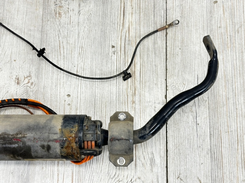 Электро стабилизатор заднее Q7 2015- 4M