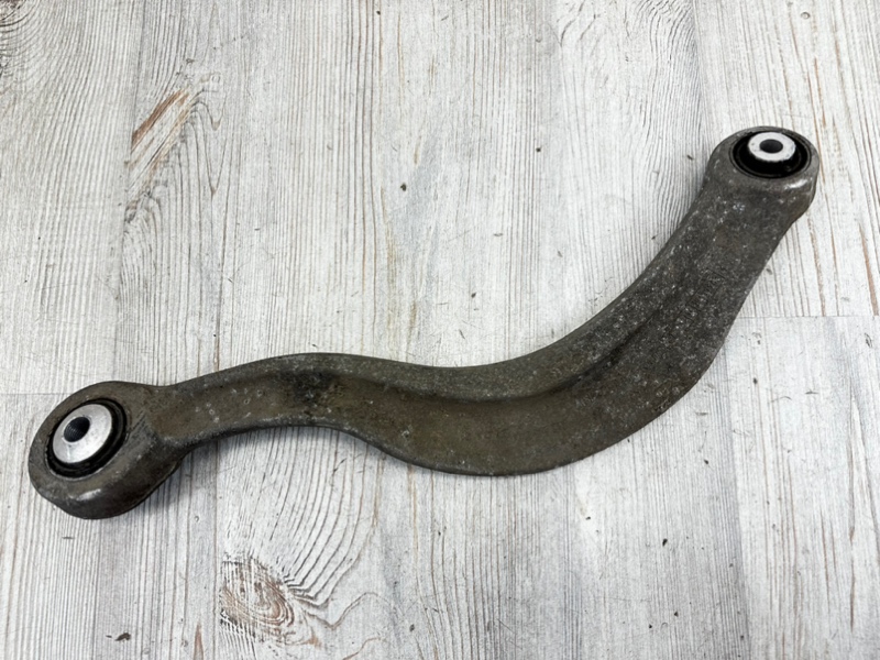 Рычаг подвески поперечный задний правый Audi Q7 2015- 4M 4M0505398P контрактная