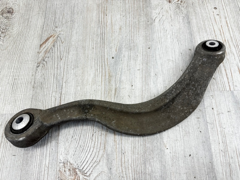 Рычаг подвески поперечный задний правый Q7 2015- 4M