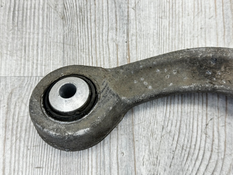 Рычаг подвески поперечный задний правый Audi Q7 4M