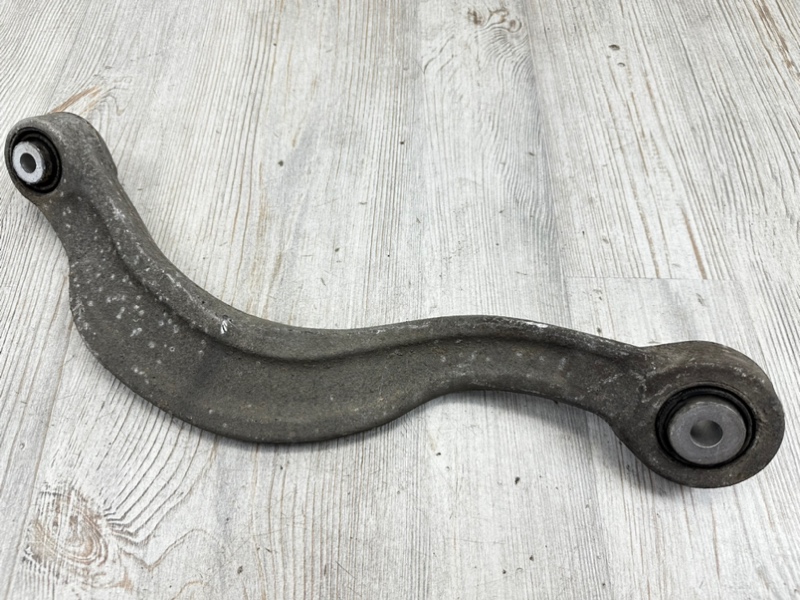 Рычаг подвески поперечный задний правый Q7 2015- 4M