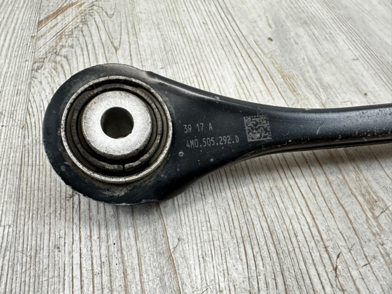 Рычаг подвески поперечный задний правый Q7 2015- 4M